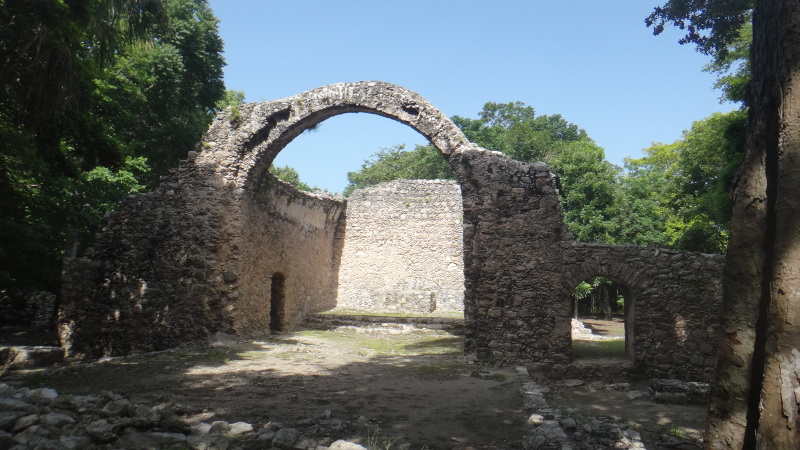 Day Trips from Xcalak – Oxtankah Ruins
